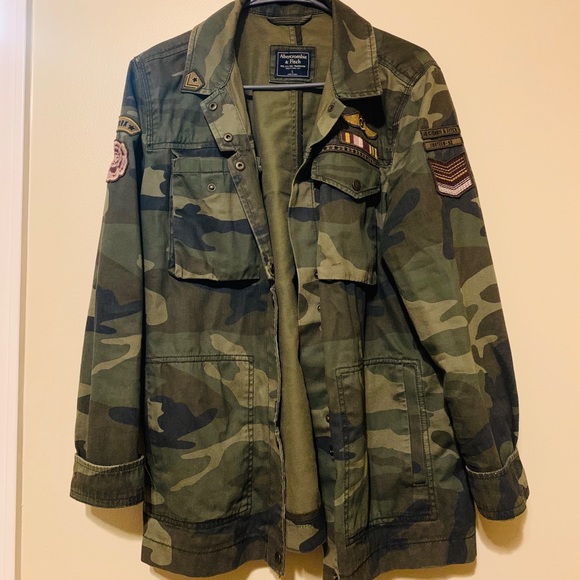 Abercrombie & Fitch Jackets & Blazers - Size L Abercrombie and Fitch Camo Jacket